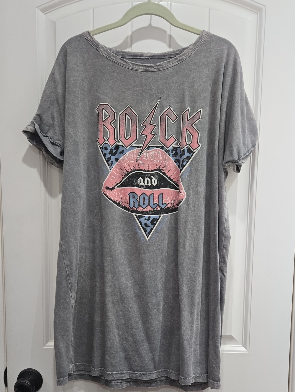 Vintage-Wash Gray Graphic Tee Tunic with Pink Accent